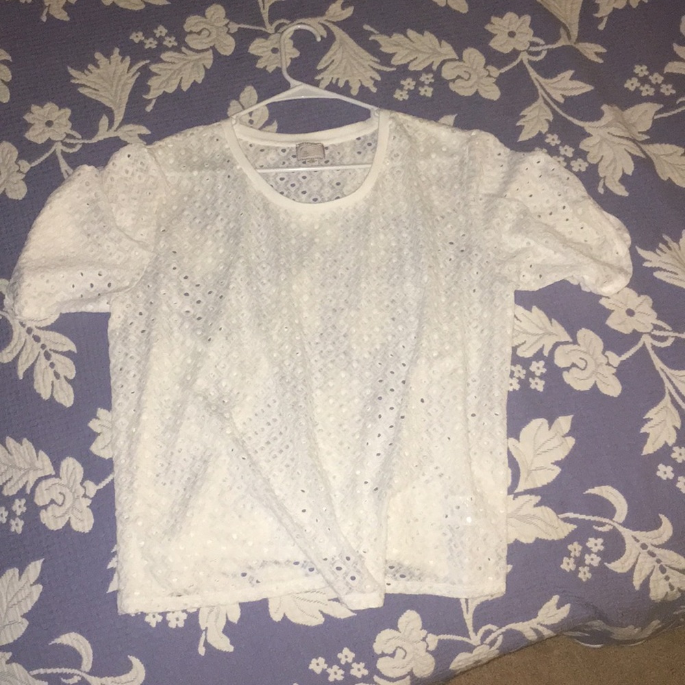 Euro style eyelet top